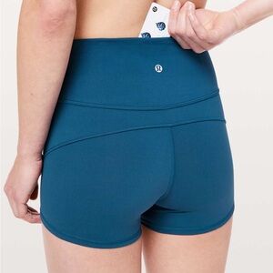 NWOT LULULEMON IN MOVEMENT SHORT | SIZE 10 | DEEP MARINE